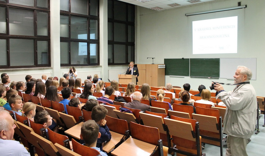zdjęcie przedstawia uczestników V Krajowej Konferencji Arachnologicznej