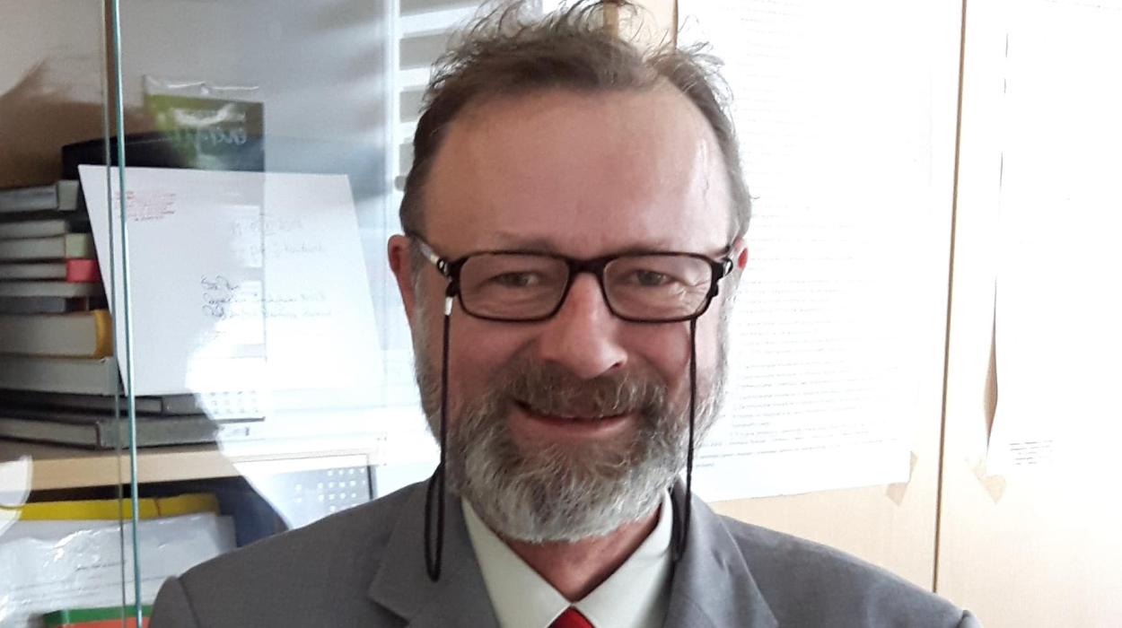 prof. dr hab. Jacek Zieliński